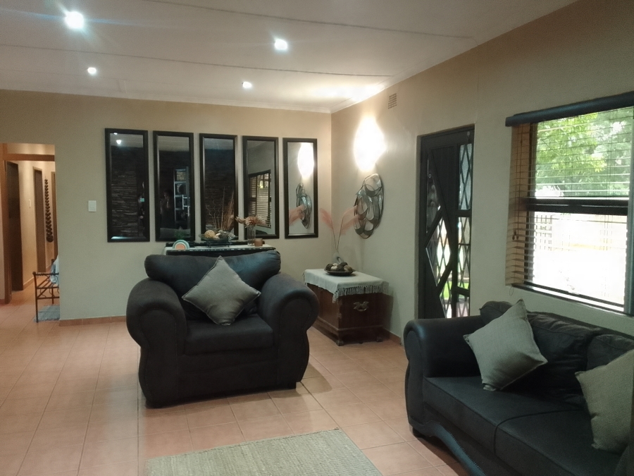 3 Bedroom Property for Sale in Protea Park North West